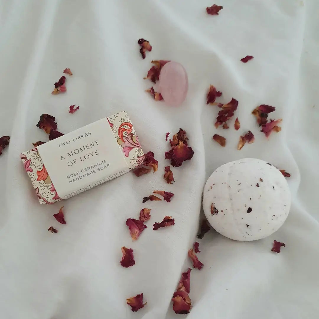 Two Libras Mini Bath Bomb Gift Set - Moment Of Love